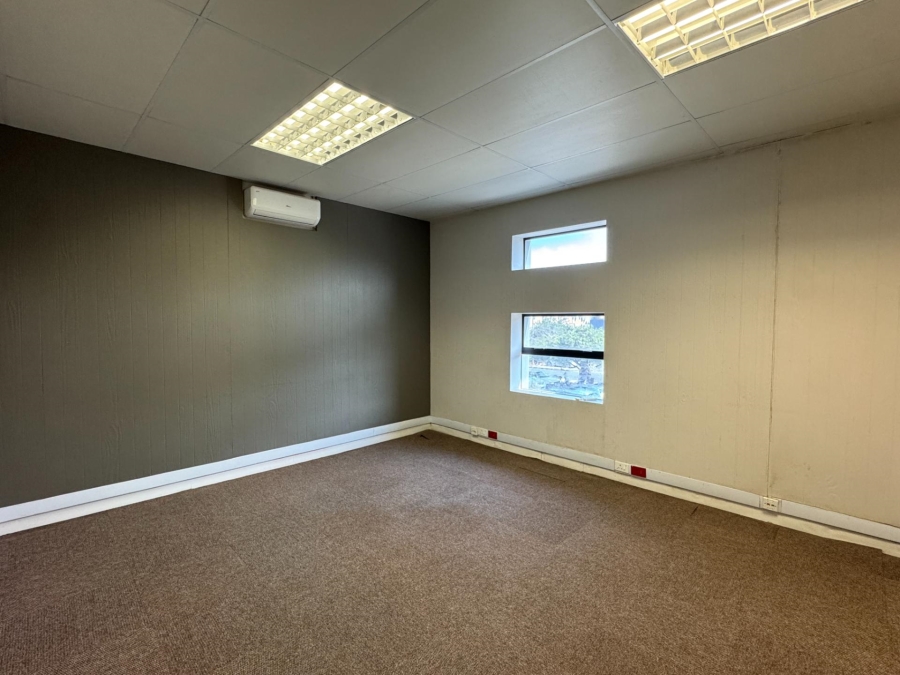 To Let Commercial Property for Rent in Worcester Western Cape